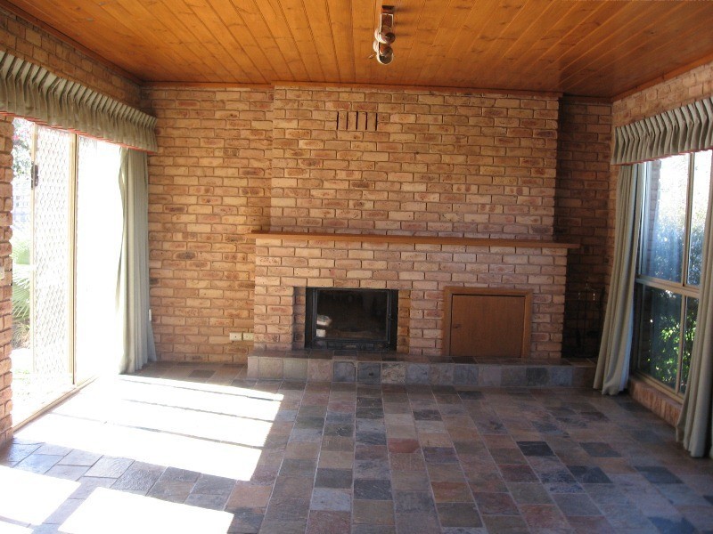 17 Warrenlee Drive, West Albury NSW 2640