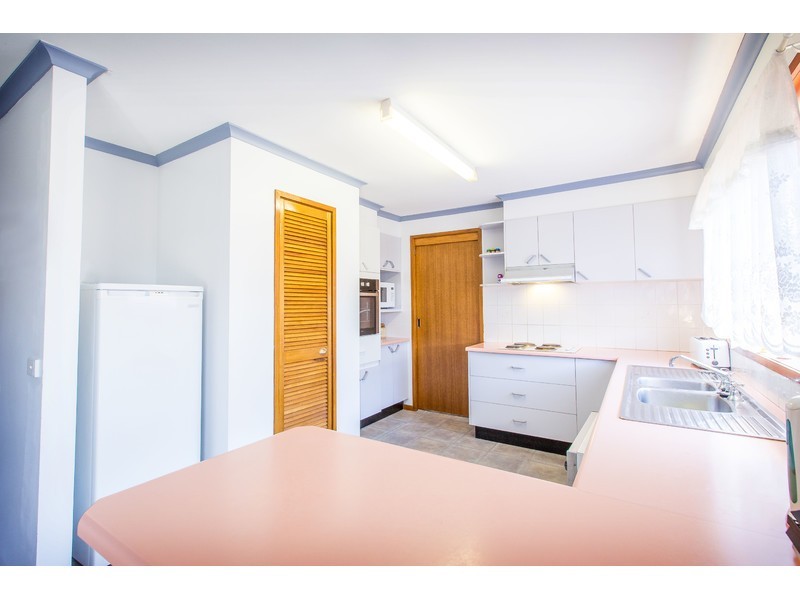 30 Neptune Drive, Lavington NSW 2641