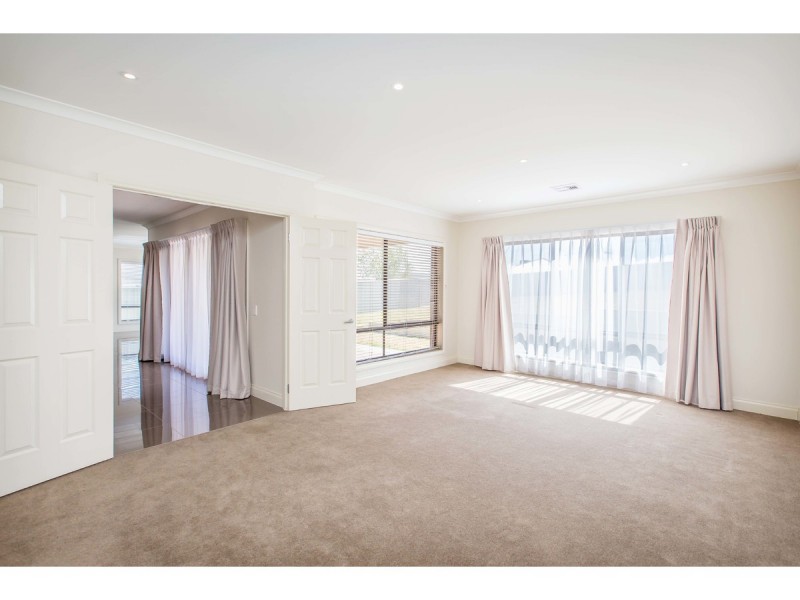 21 Thorneycroft Avenue, Wodonga VIC 3690