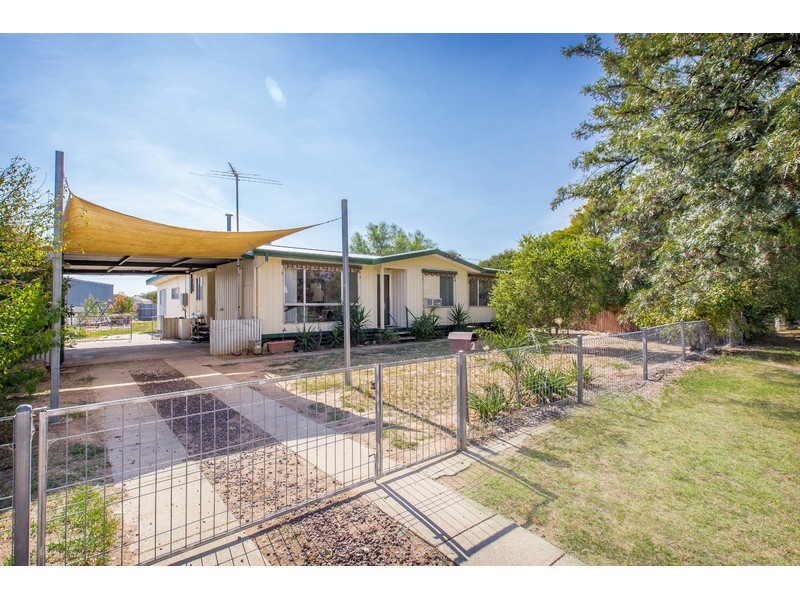 2 Black Street, Culcairn NSW 2660