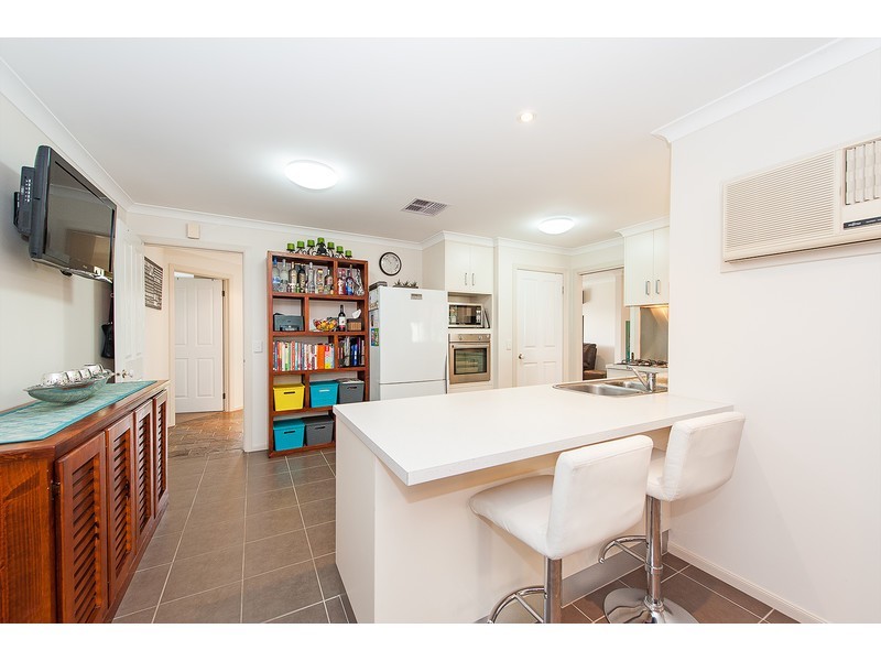 11 Meyer Place, Thurgoona NSW 2640