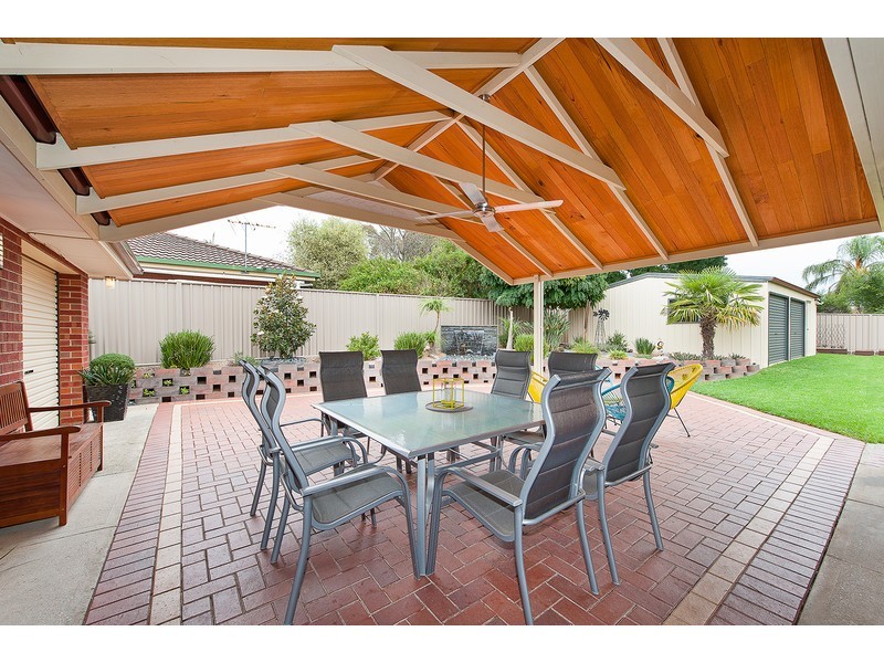 11 Meyer Place, Thurgoona NSW 2640