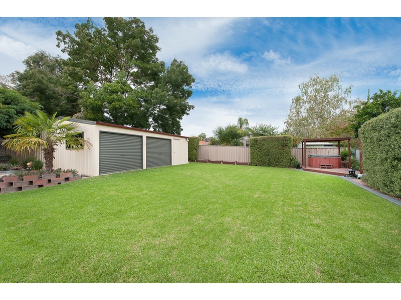 11 Meyer Place, Thurgoona NSW 2640