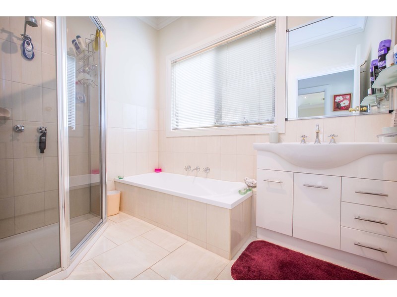 466 Douglas Road, Lavington NSW 2641