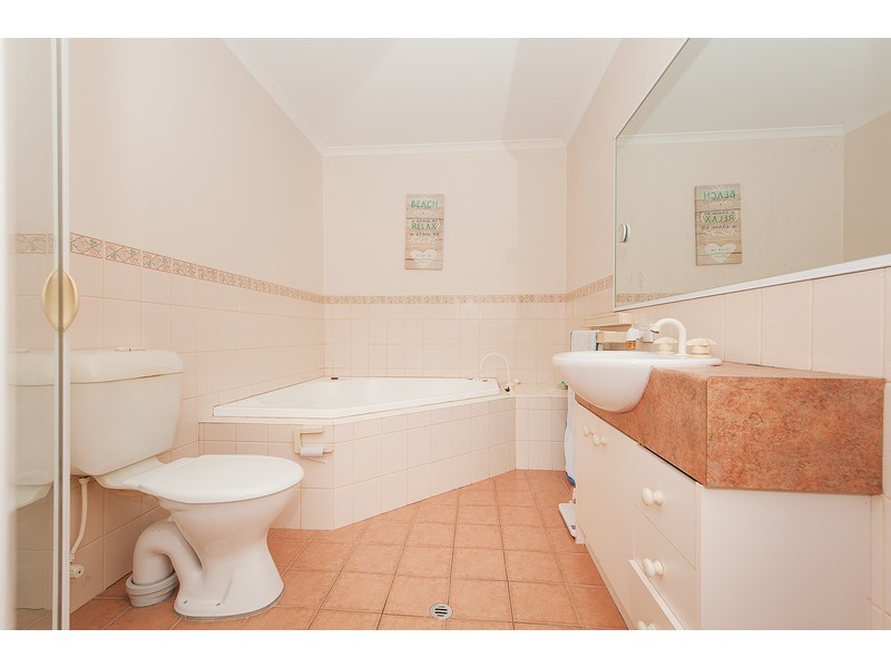 1/546 Kotthoff Street, Lavington NSW 2641