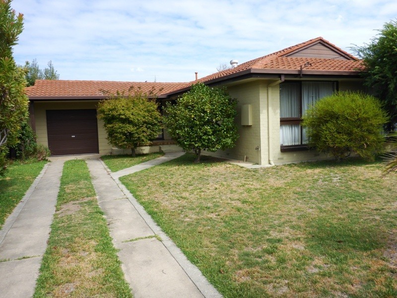 333 Haines Court, Lavington NSW 2641