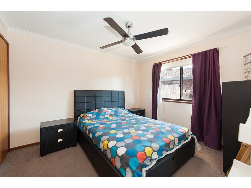 2/374 Sandrina Drive, Lavington NSW 2641