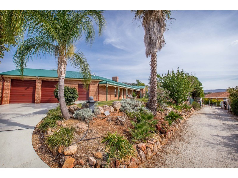 7B Hamilton Valley Court, Lavington NSW 2641