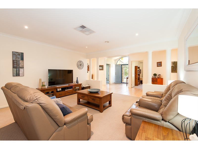 10 Paton Close, Thurgoona NSW 2640