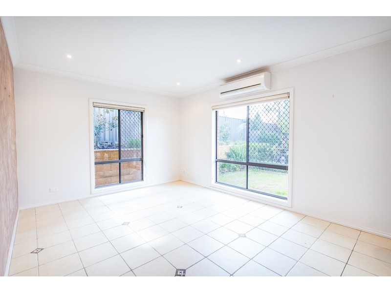 2/126 Benyon Street, East Albury NSW 2640
