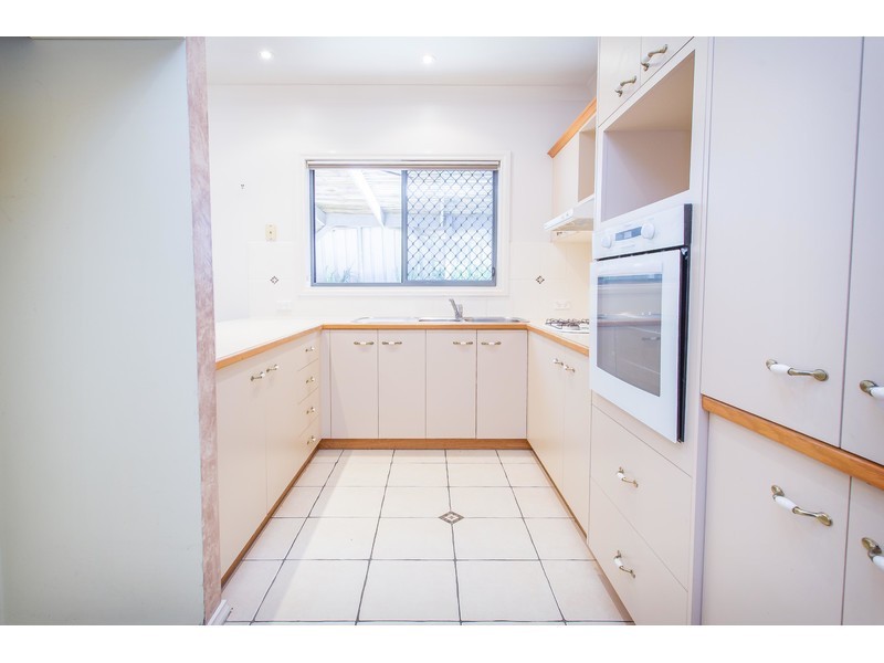 2/126 Benyon Street, East Albury NSW 2640