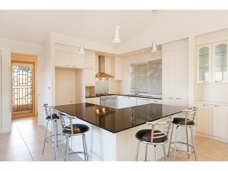 17a Florence Crescent, West Albury NSW 2640