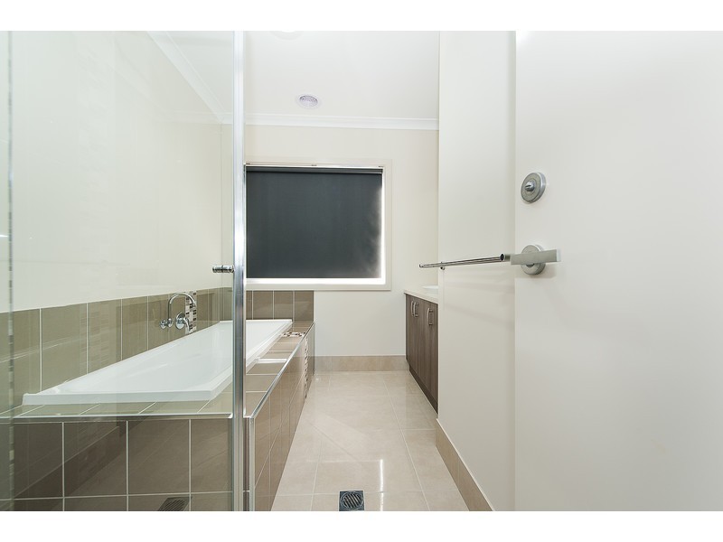 67 Oxford Drive, Thurgoona NSW 2640