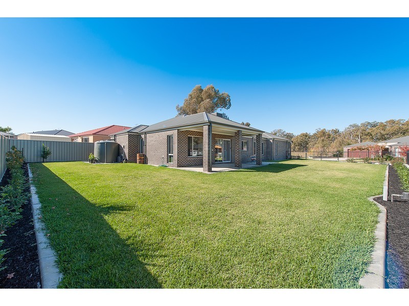 67 Oxford Drive, Thurgoona NSW 2640