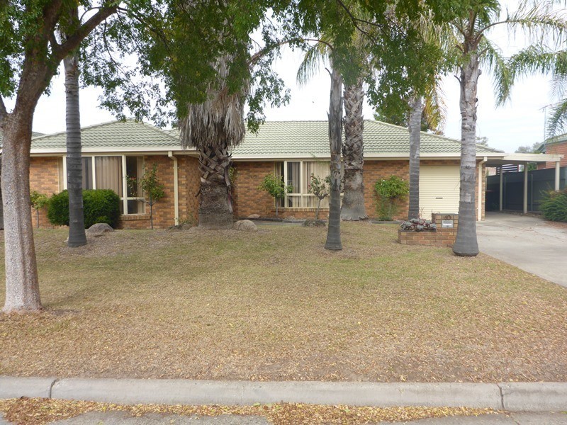 40 Saville Avenue, Lavington NSW 2641