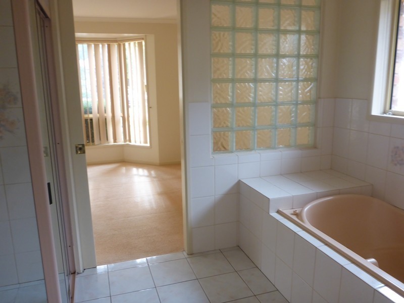 40 Saville Avenue, Lavington NSW 2641