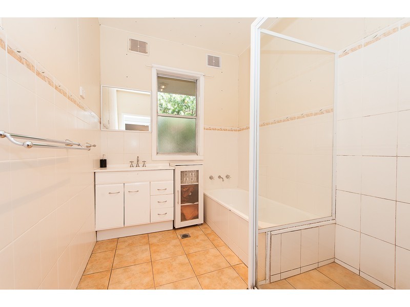 559 Lyne Street, Lavington NSW 2641