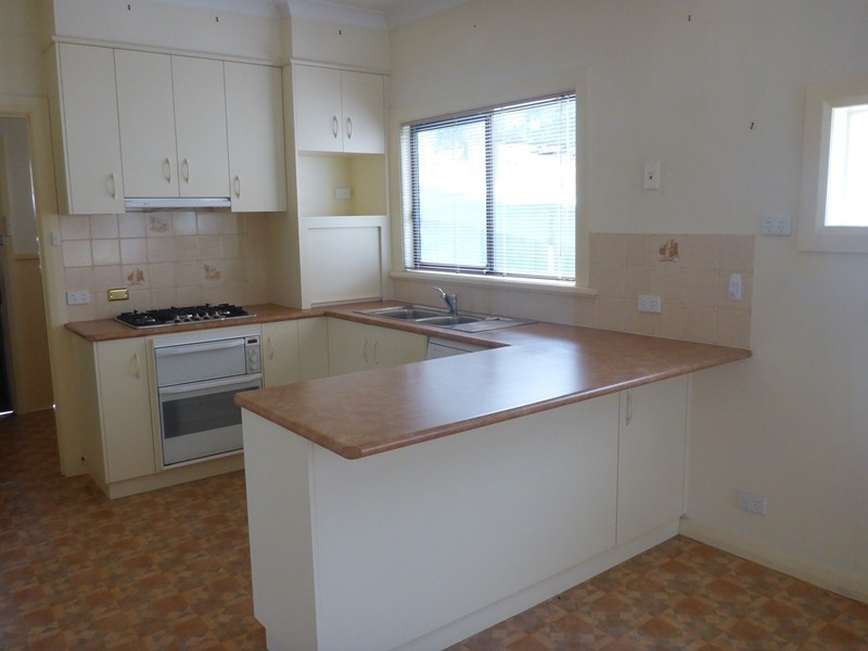 236 Bernhardt Street, East Albury NSW 2640