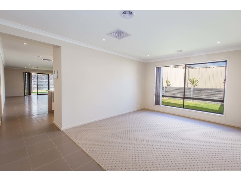 27 Victoria Cross Parade, Wodonga VIC 3690