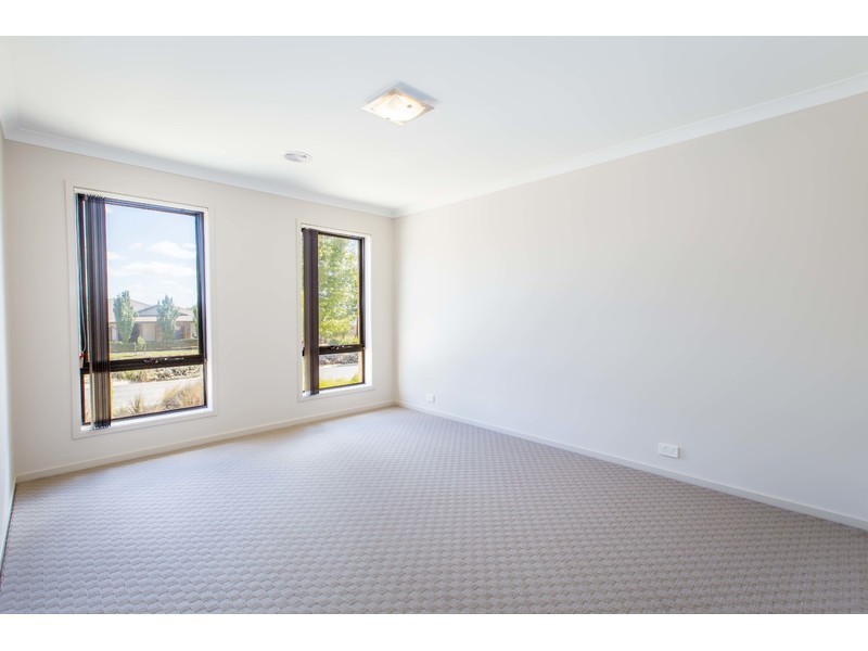 27 Victoria Cross Parade, Wodonga VIC 3690