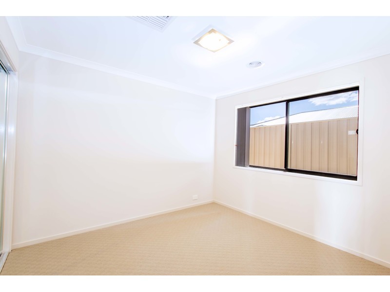 27 Victoria Cross Parade, Wodonga VIC 3690