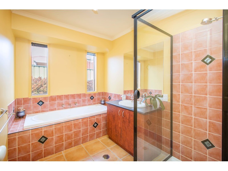 73 Hartigan Street, Thurgoona NSW 2640