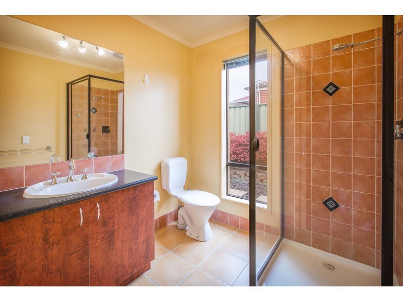 73 Hartigan Street, Thurgoona NSW 2640