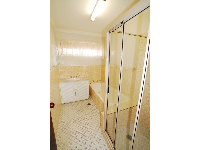 401 Colley Street, Lavington NSW 2641