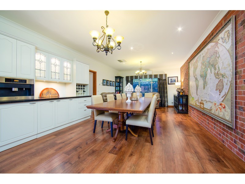 12 Quinton Court, West Albury NSW 2640