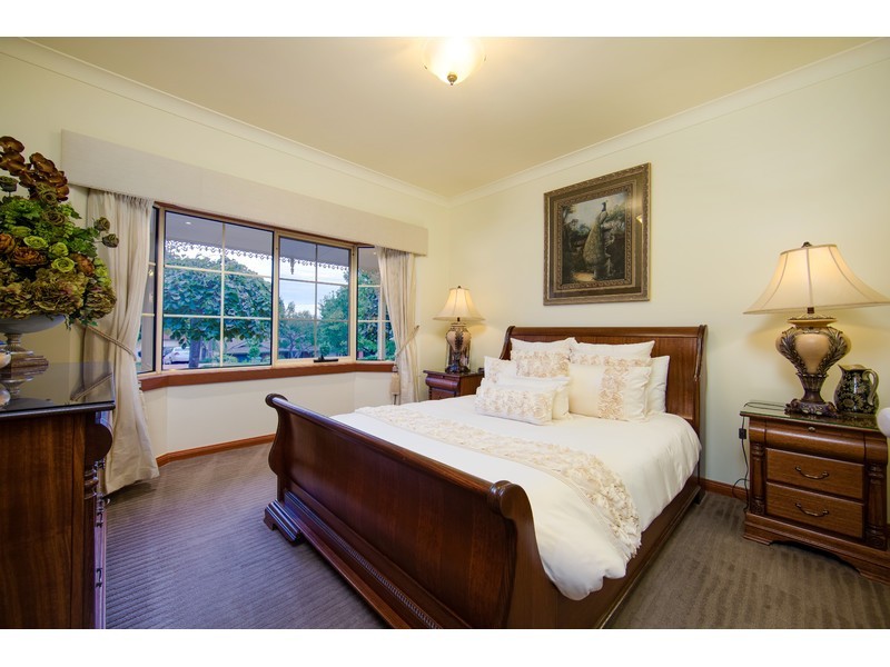 12 Quinton Court, West Albury NSW 2640