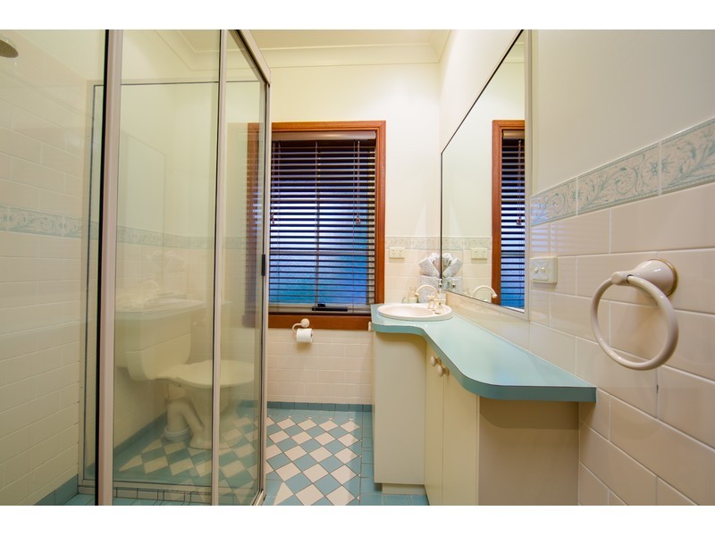 12 Quinton Court, West Albury NSW 2640