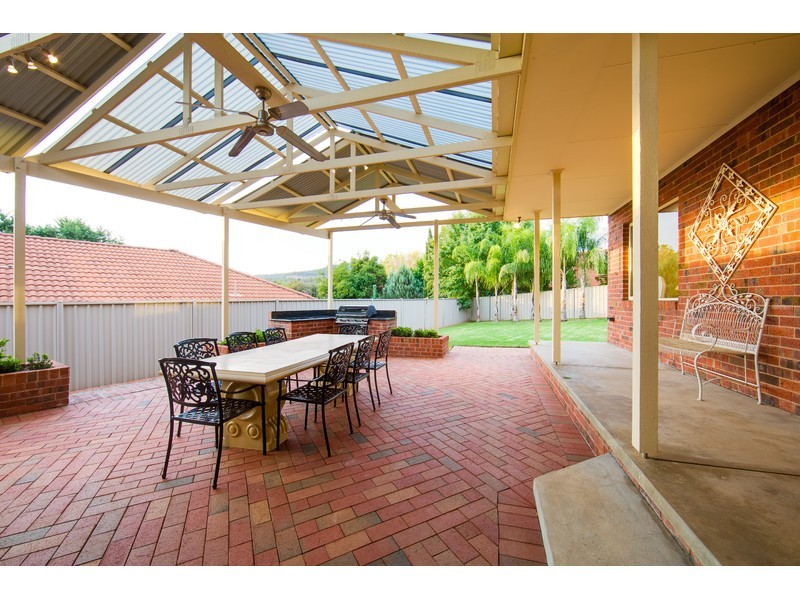12 Quinton Court, West Albury NSW 2640