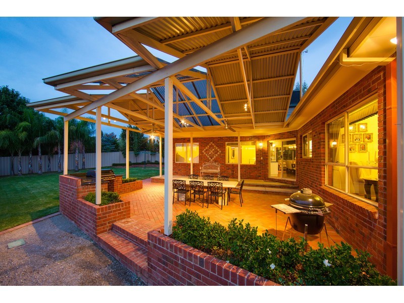 12 Quinton Court, West Albury NSW 2640