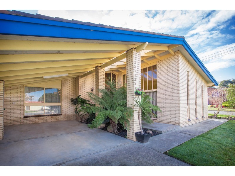 326 Mark Crescent, Lavington NSW 2641