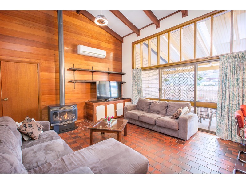 326 Mark Crescent, Lavington NSW 2641