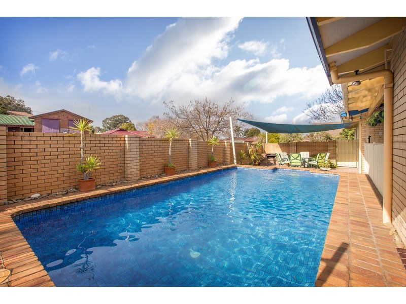 326 Mark Crescent, Lavington NSW 2641