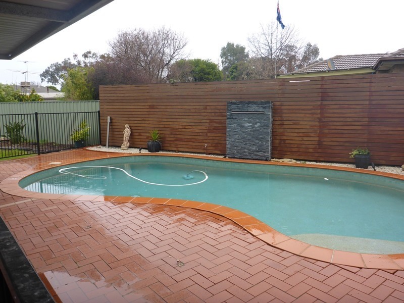 16 St Andrews Circuit, Thurgoona NSW 2640