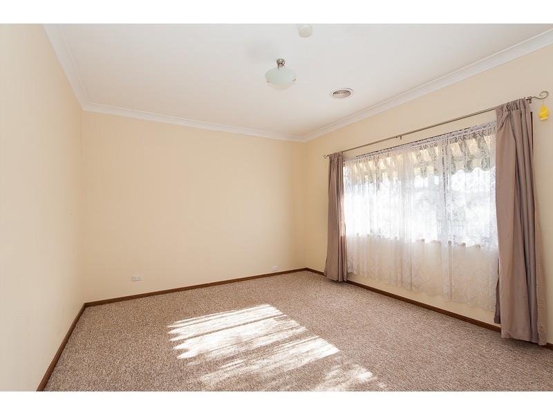 476 Griffith Road, Lavington NSW 2641