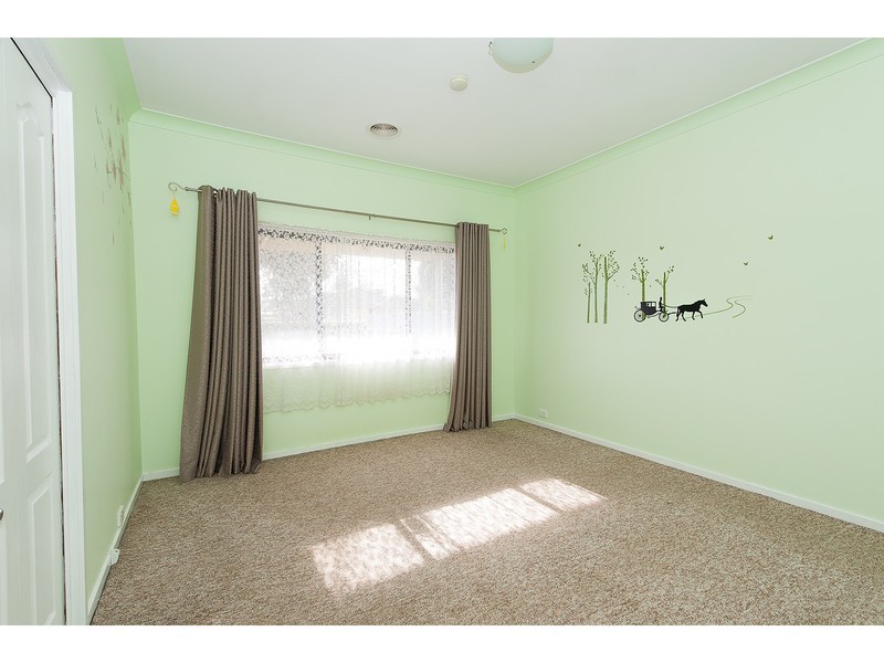 476 Griffith Road, Lavington NSW 2641