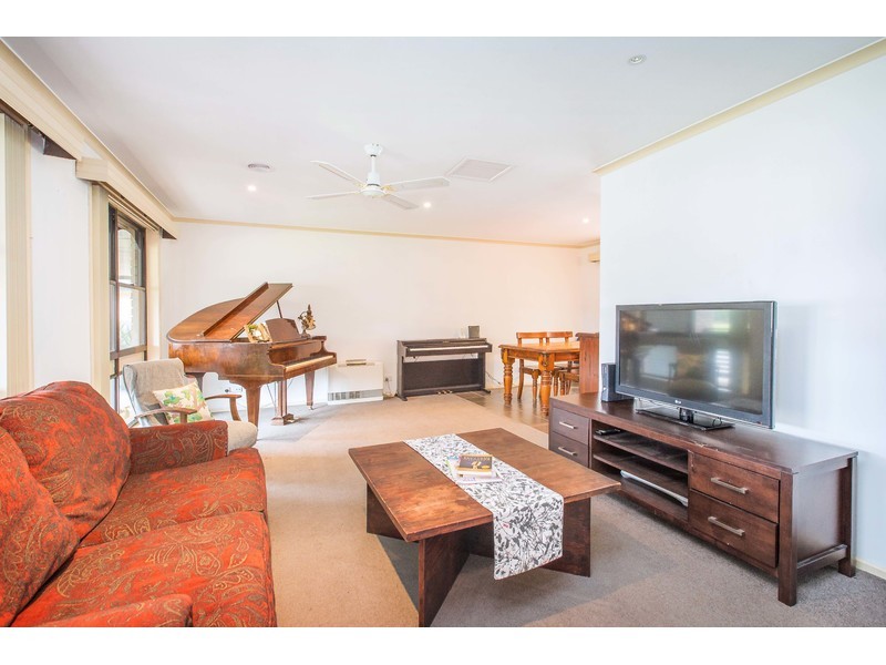 30 Sunwood Drive, Lavington NSW 2641