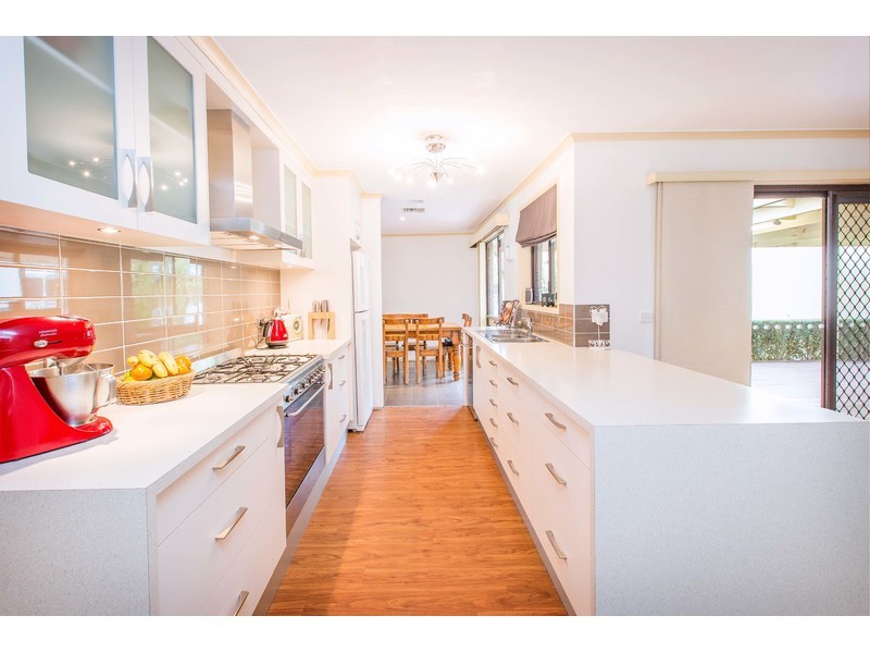 30 Sunwood Drive, Lavington NSW 2641