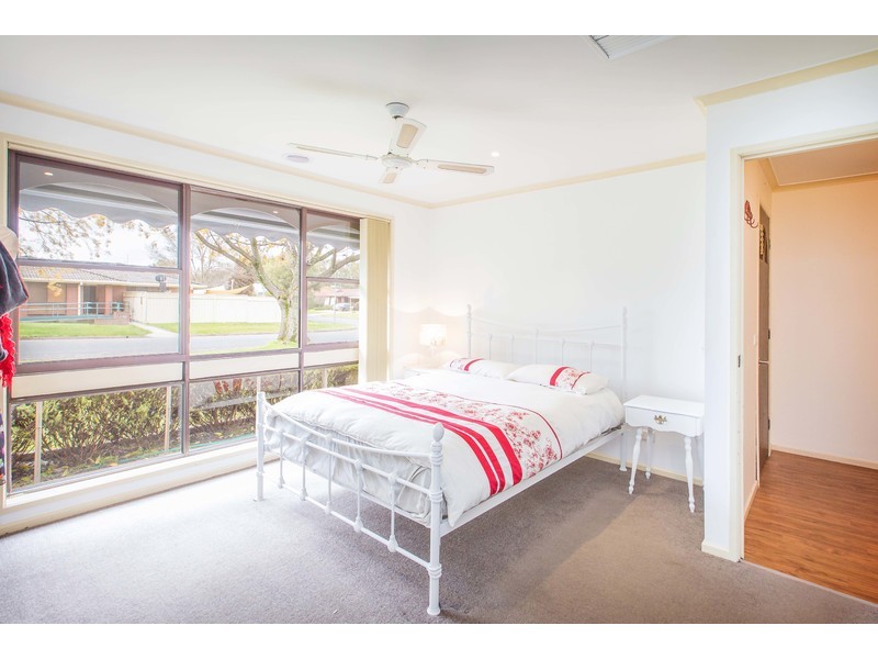 30 Sunwood Drive, Lavington NSW 2641