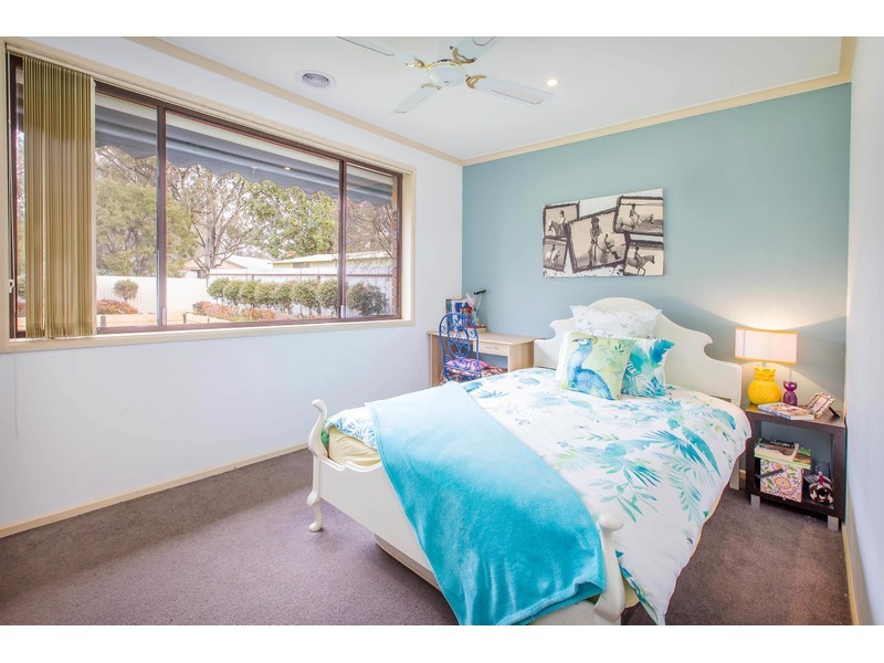 30 Sunwood Drive, Lavington NSW 2641