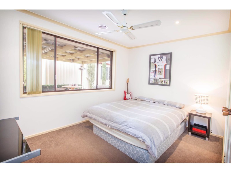 30 Sunwood Drive, Lavington NSW 2641
