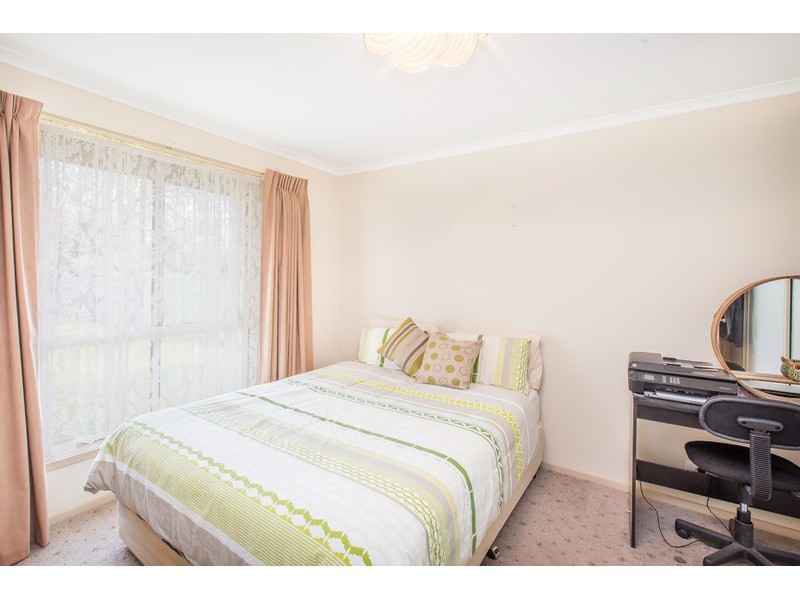 10 Hawkins Street, Howlong NSW 2643