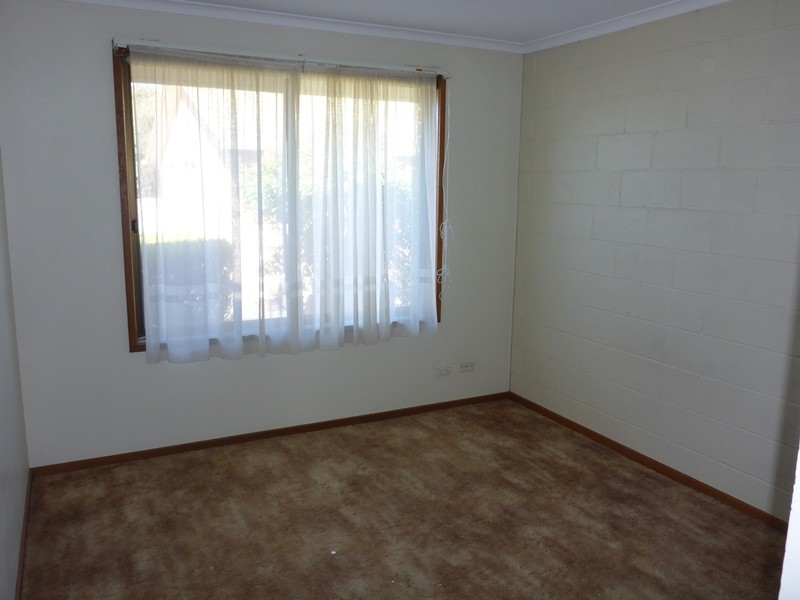 2/611 Prune Street, Lavington NSW 2641