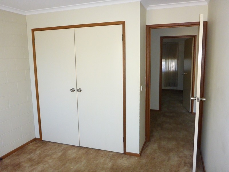 2/611 Prune Street, Lavington NSW 2641
