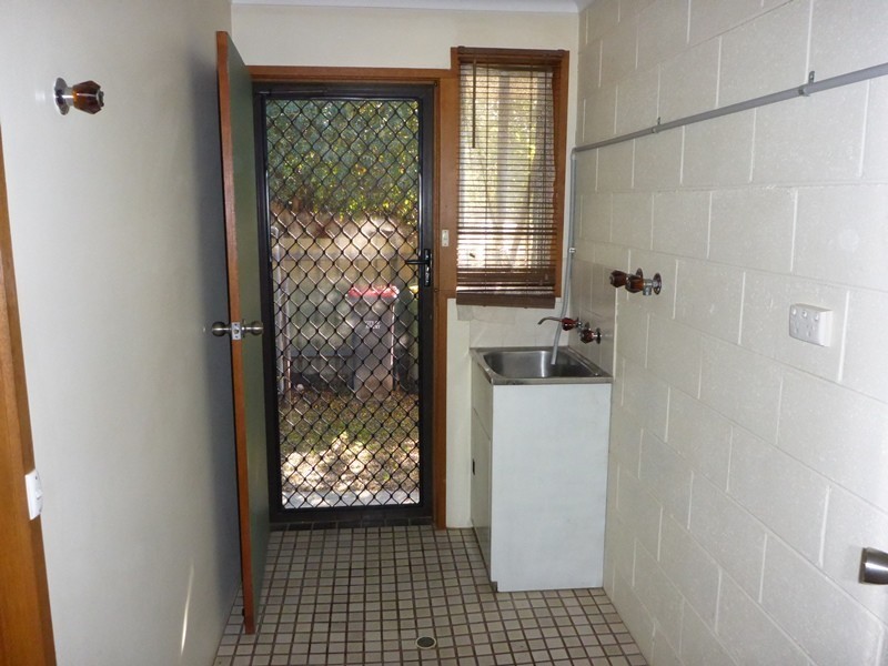 2/611 Prune Street, Lavington NSW 2641