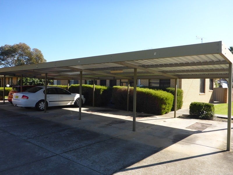 2/611 Prune Street, Lavington NSW 2641