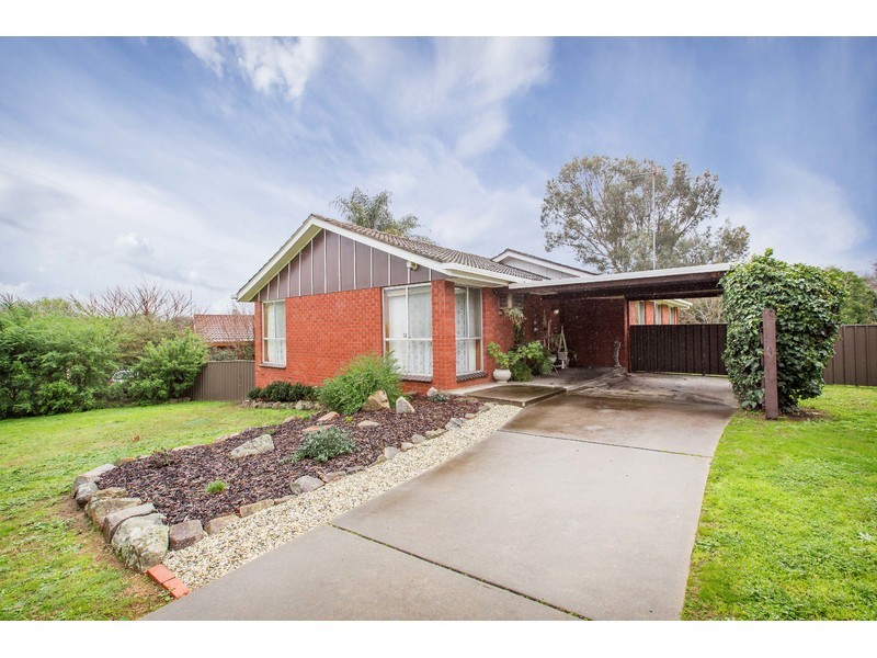 914 Clinton Avenue, West Albury NSW 2640